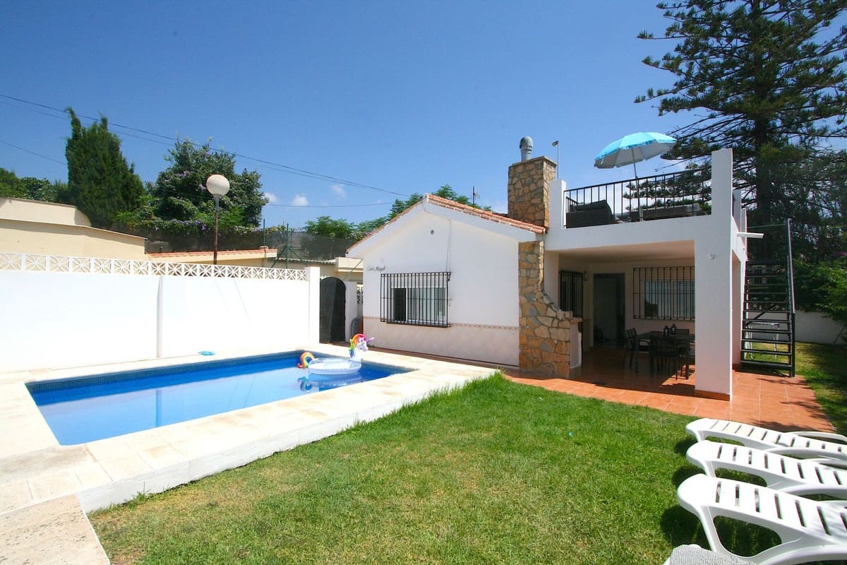 3 bedroom Villa for sale in Fuengirola with pool - € 469,000 (Ref: 9590089)