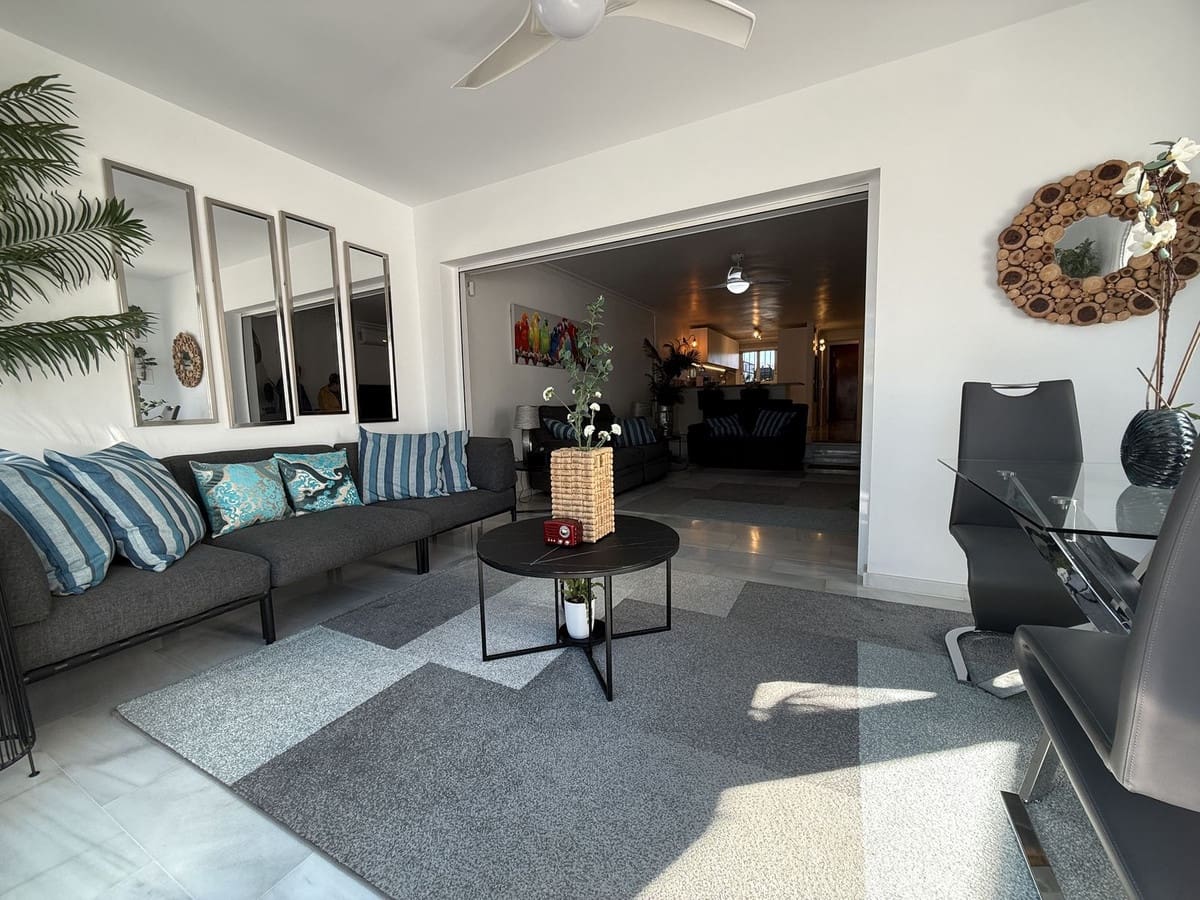 3 bedroom Townhouse for sale in El Paraiso with pool garage - € 495,000 (Ref: 9590094)