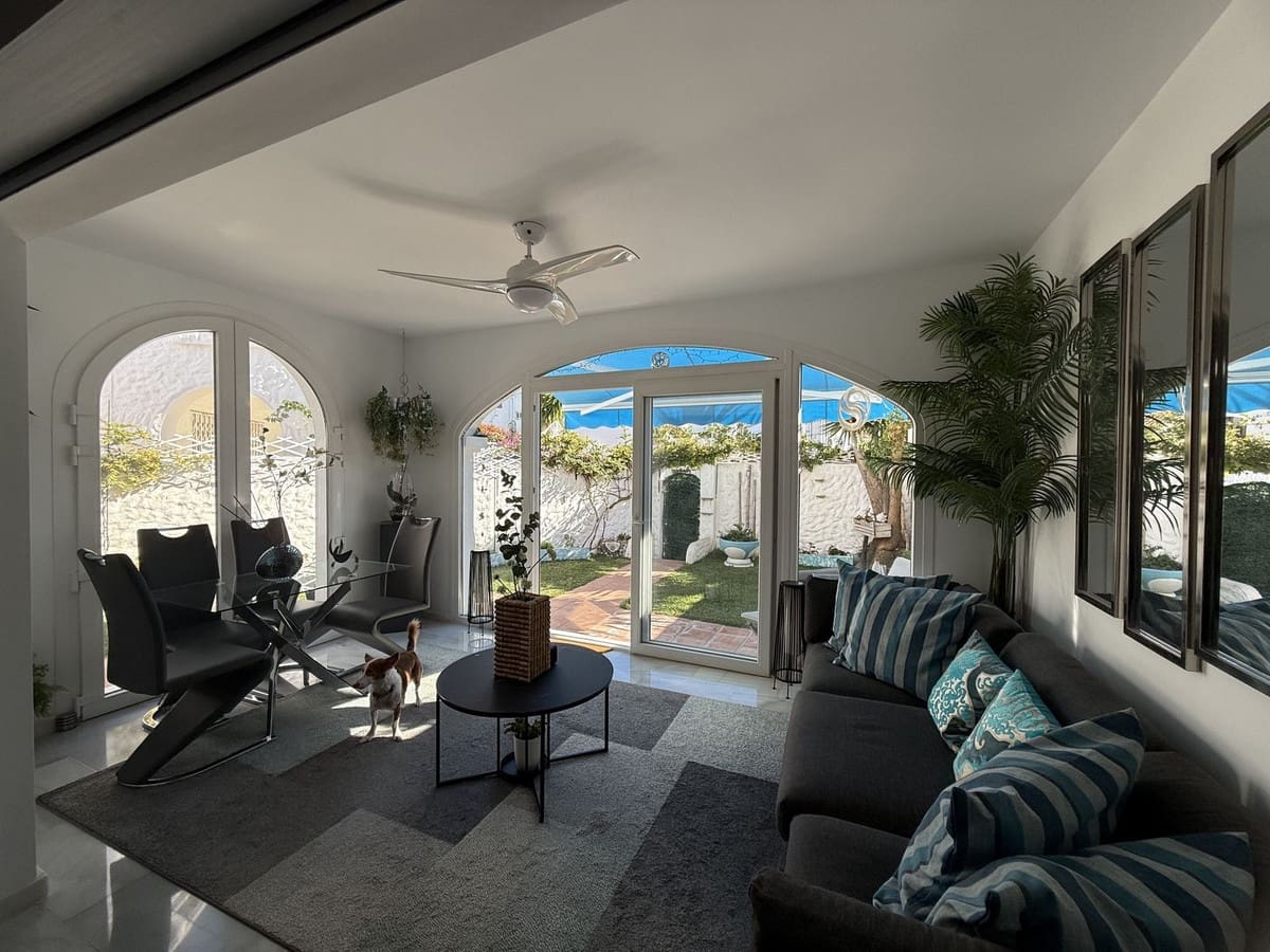 3 bedroom Townhouse for sale in El Paraiso with pool garage - € 495,000 (Ref: 9590094)