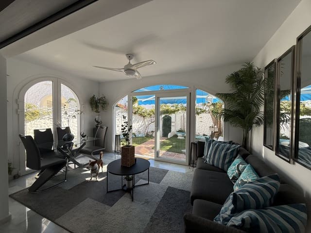 3 soveværelse Byhus til salg i El Paraiso, Estepona med swimmingpool garage - € 495.000 (Ref: 9590094)