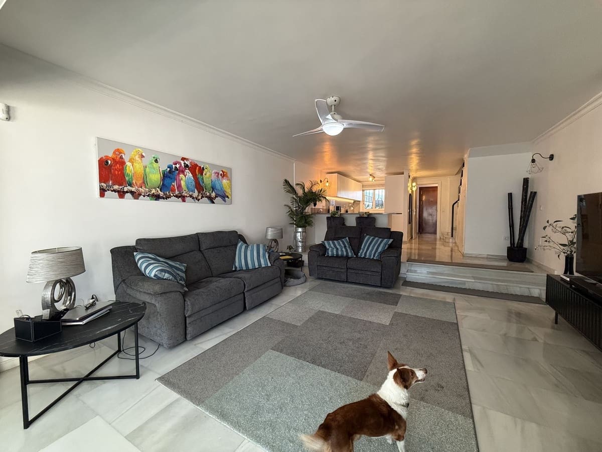 3 bedroom Townhouse for sale in El Paraiso with pool garage - € 495,000 (Ref: 9590094)