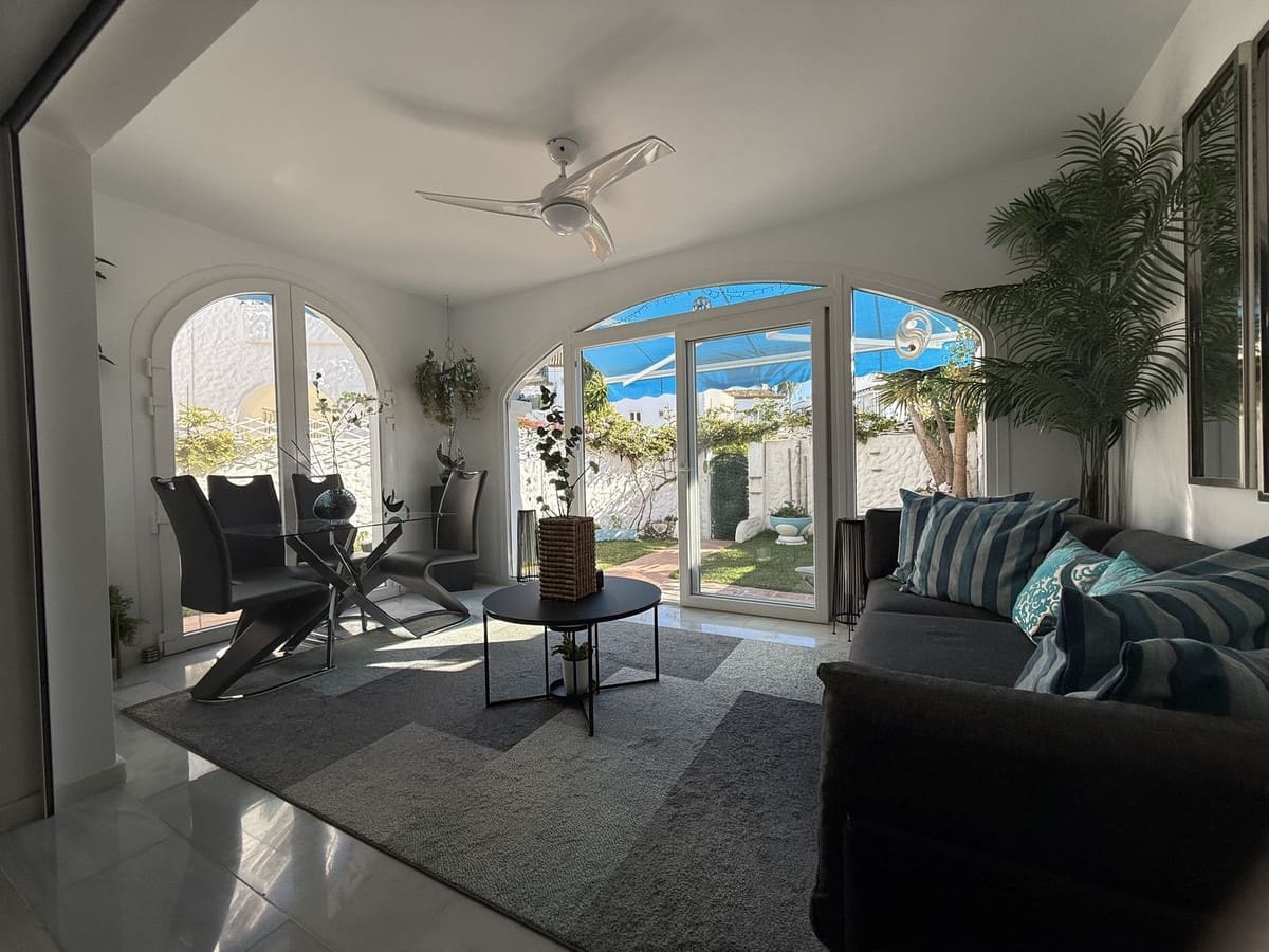 3 bedroom Townhouse for sale in El Paraiso with pool garage - € 495,000 (Ref: 9590094)