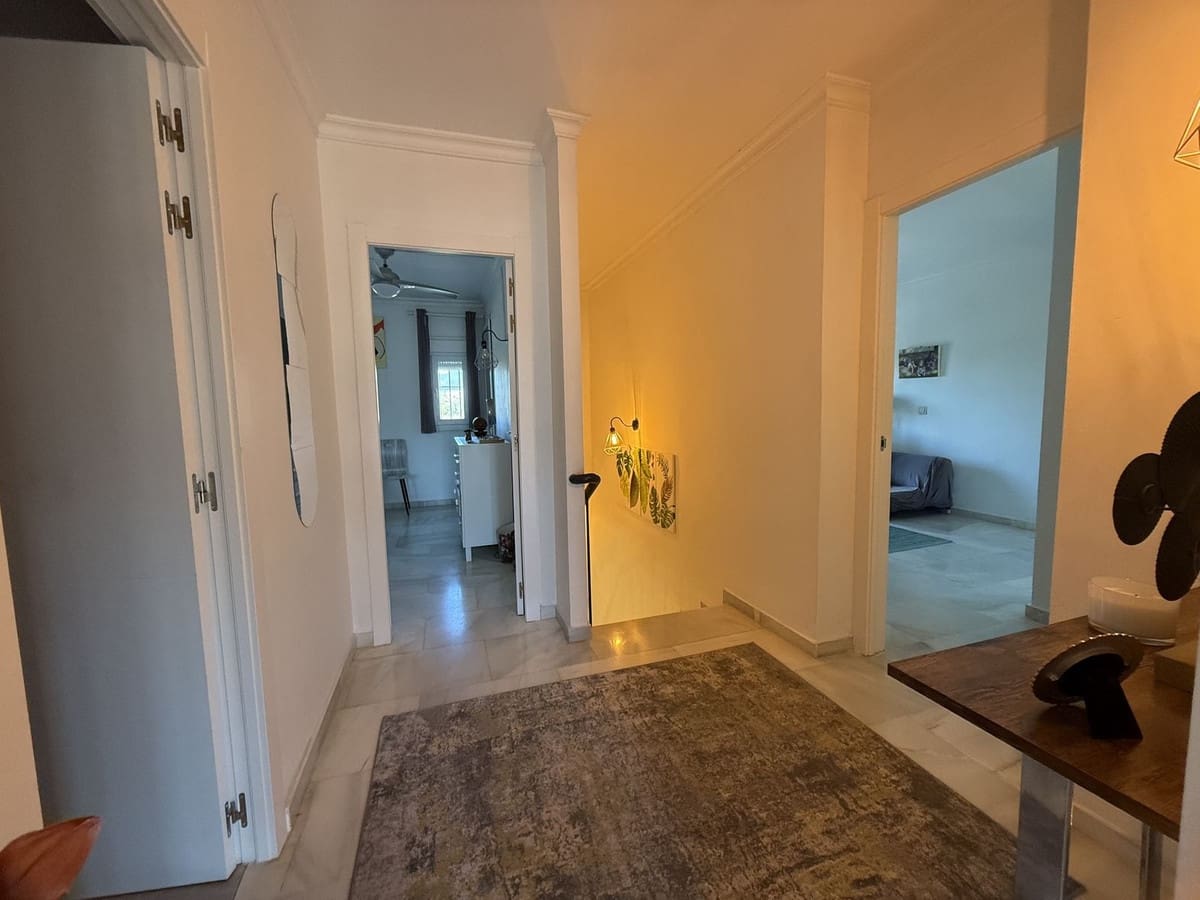 3 bedroom Townhouse for sale in El Paraiso with pool garage - € 495,000 (Ref: 9590094)