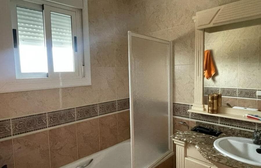 Chalet de 3 habitaciones en Daya Vieja en venta - 284.000 € (Ref: 9590120)