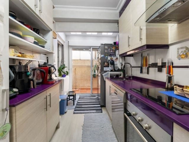 Casa de 3 habitaciones en Torrevieja en venta - 235.000 € (Ref: 9590128)