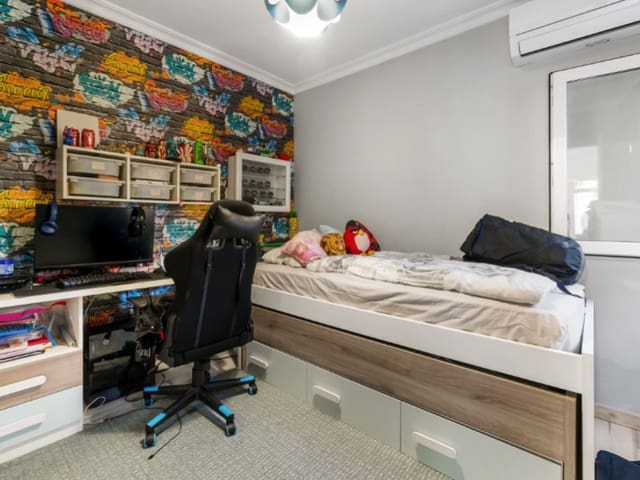 Casa de 3 habitaciones en Torrevieja en venta - 235.000 € (Ref: 9590128)