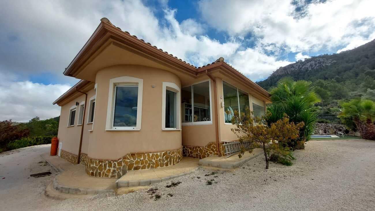 2 bedroom Villa for sale in Abanilla with pool - € 450,000 (Ref: 9590149)