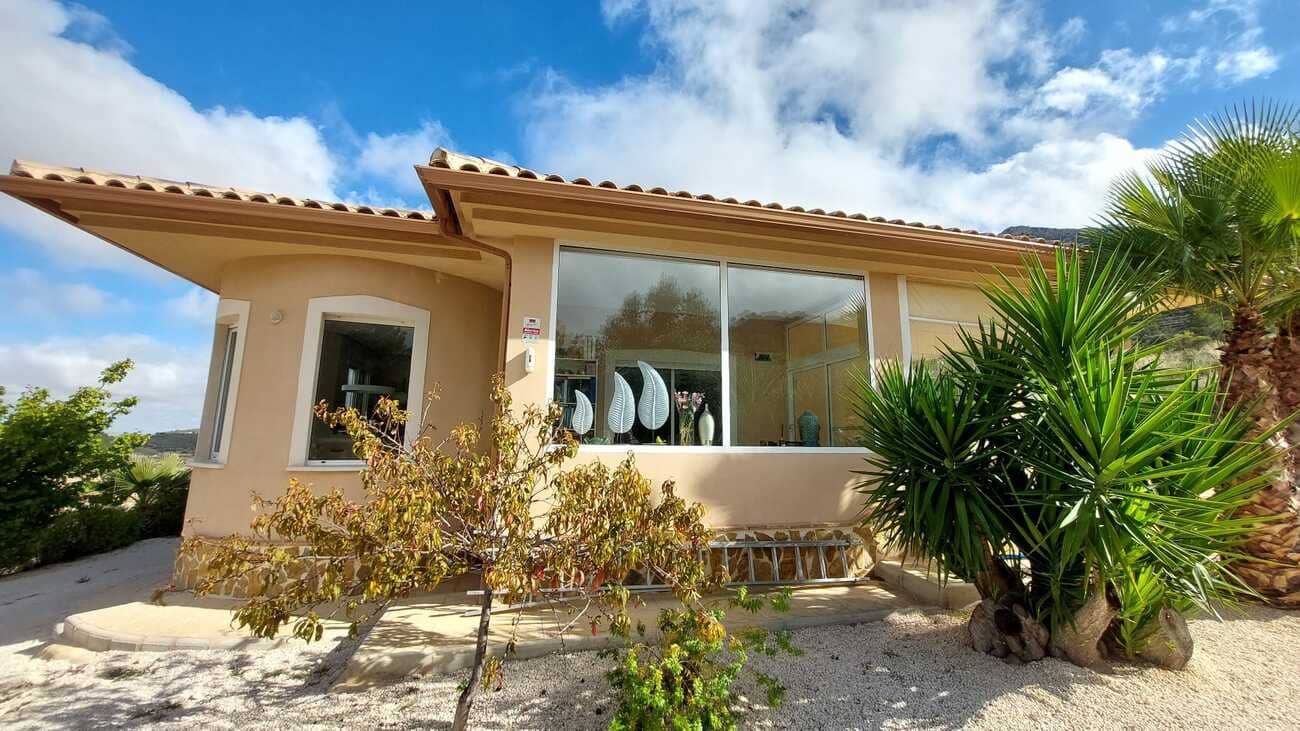 2 bedroom Villa for sale in Abanilla with pool - € 450,000 (Ref: 9590149)