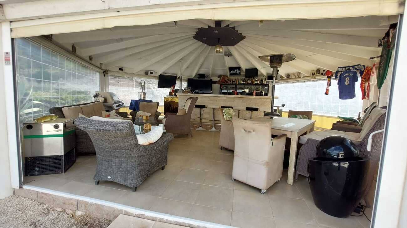 2 bedroom Villa for sale in Abanilla with pool - € 450,000 (Ref: 9590149)