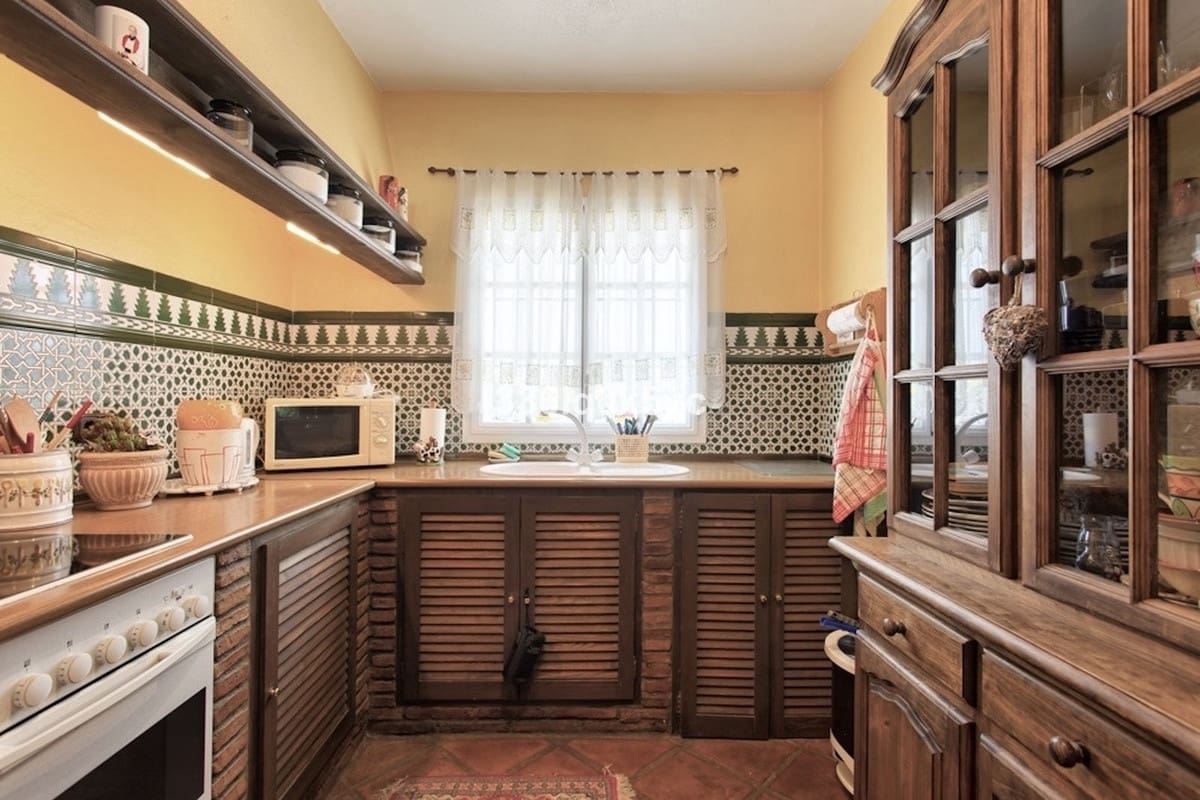 3 sovrum Hus till salu i Benahavis - 375 000 € (Ref: 9590165)