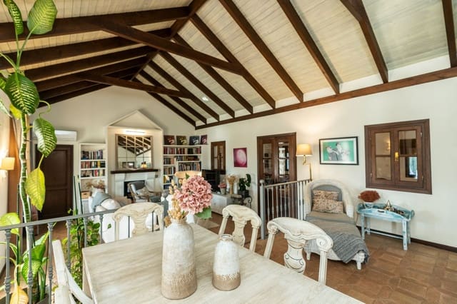 4 slaapkamer Villa te koop in Estepona met zwembad - € 1.695.000 (Ref: 9590175)