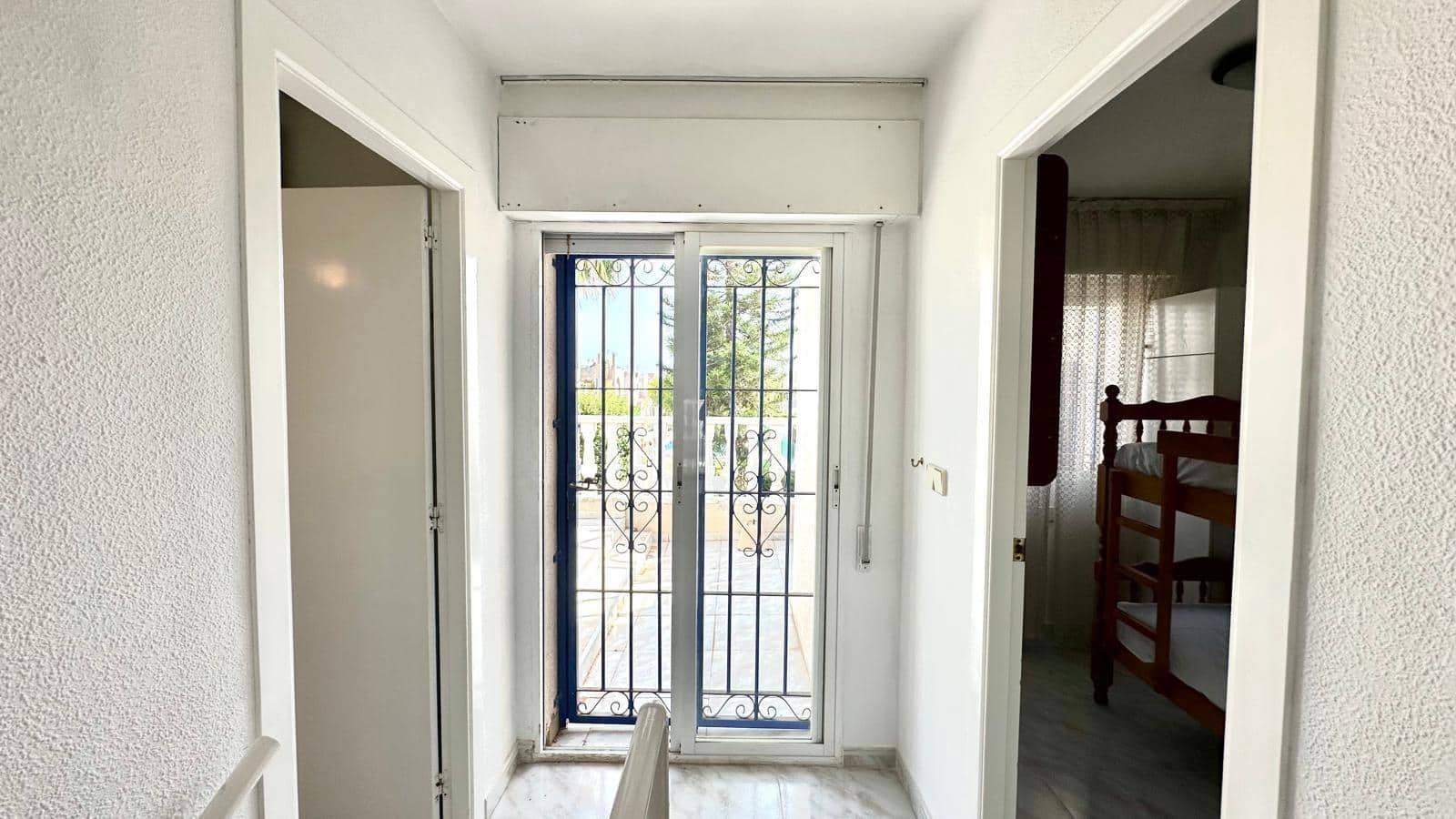 Casa de 3 habitaciones en Torrevieja en venta con piscina - 169.900 € (Ref: 9590193)