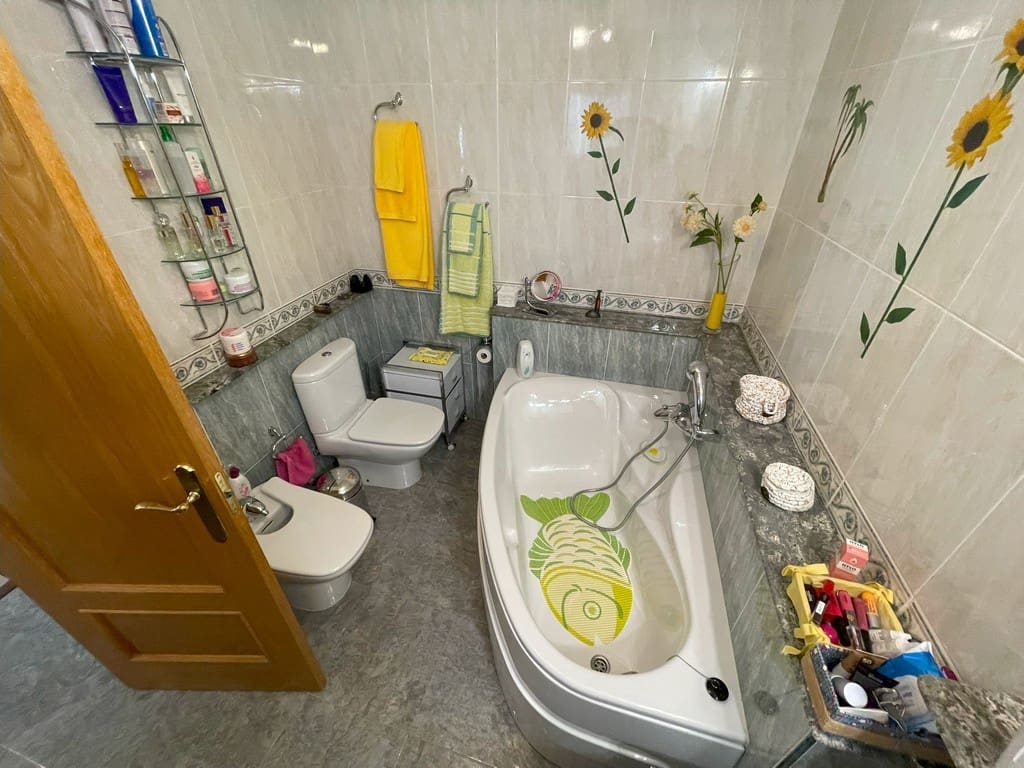 4 bedroom Townhouse for sale in La Union with garage - € 370,000 (Ref: 9590234)