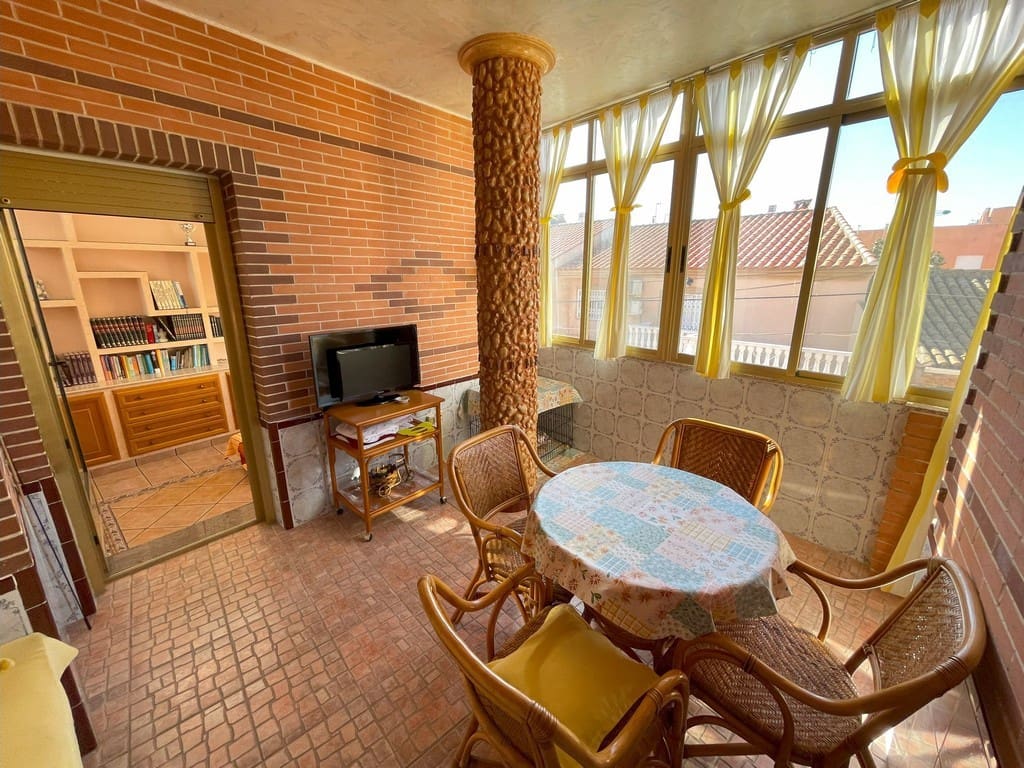 4 bedroom Townhouse for sale in La Union with garage - € 370,000 (Ref: 9590234)