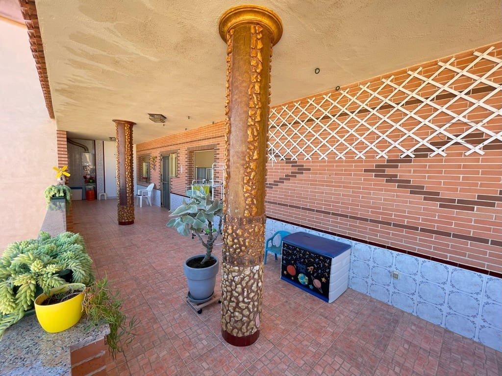 4 bedroom Townhouse for sale in La Union with garage - € 370,000 (Ref: 9590234)