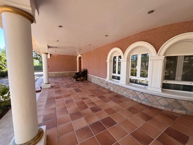 Chalet de 7 habitaciones en Callosa de Segura en venta con piscina - 560.000 € (Ref: 9590547)