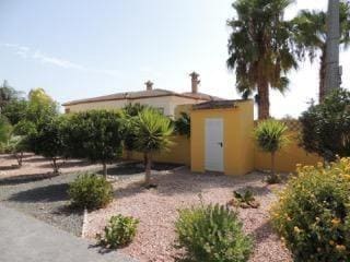 3 soveværelse Villa til salg i Catral med swimmingpool - € 390.000 (Ref: 9590548)