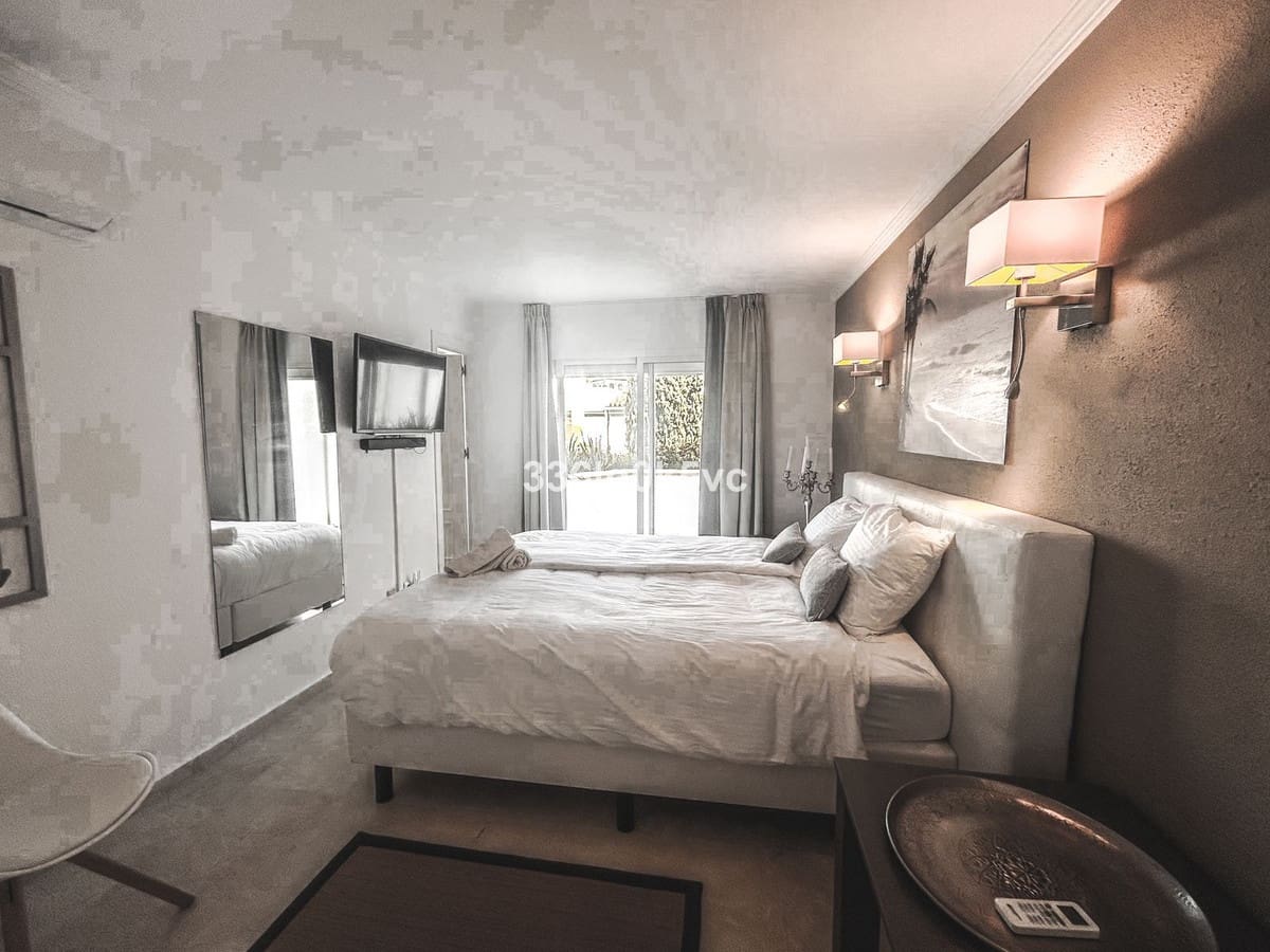 5 bedroom Townhouse for sale in New Golden Mile with pool - € 797,000 (Ref: 9590740)