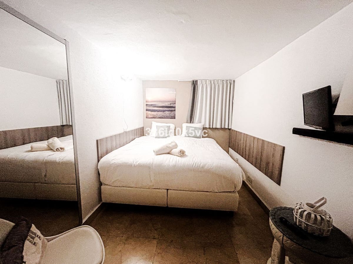 5 bedroom Townhouse for sale in New Golden Mile with pool - € 797,000 (Ref: 9590740)