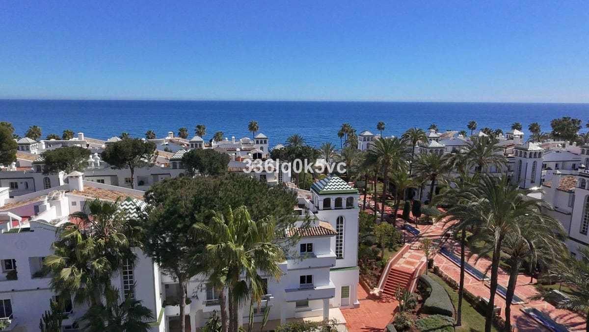 5 bedroom Townhouse for sale in New Golden Mile with pool - € 797,000 (Ref: 9590740)