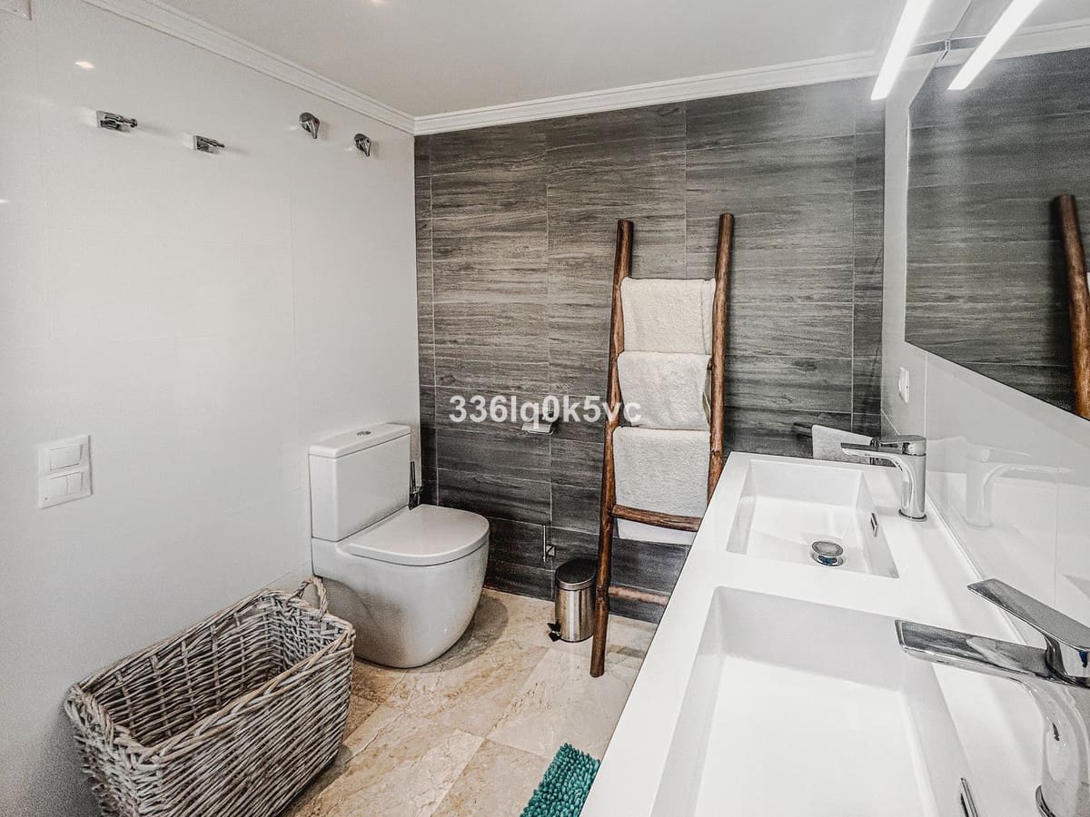 5 bedroom Townhouse for sale in New Golden Mile with pool - € 797,000 (Ref: 9590740)