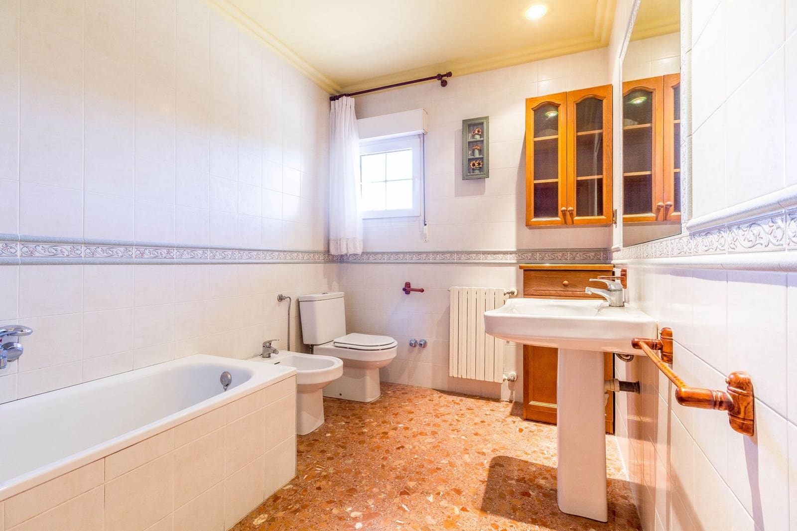 7 bedroom Villa for sale in Yecla with pool - € 600,000 (Ref: 9590922)