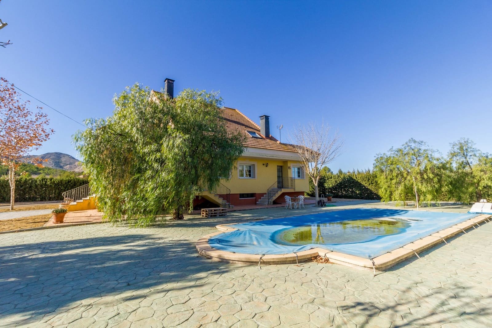 7 bedroom Villa for sale in Yecla with pool - € 600,000 (Ref: 9590922)
