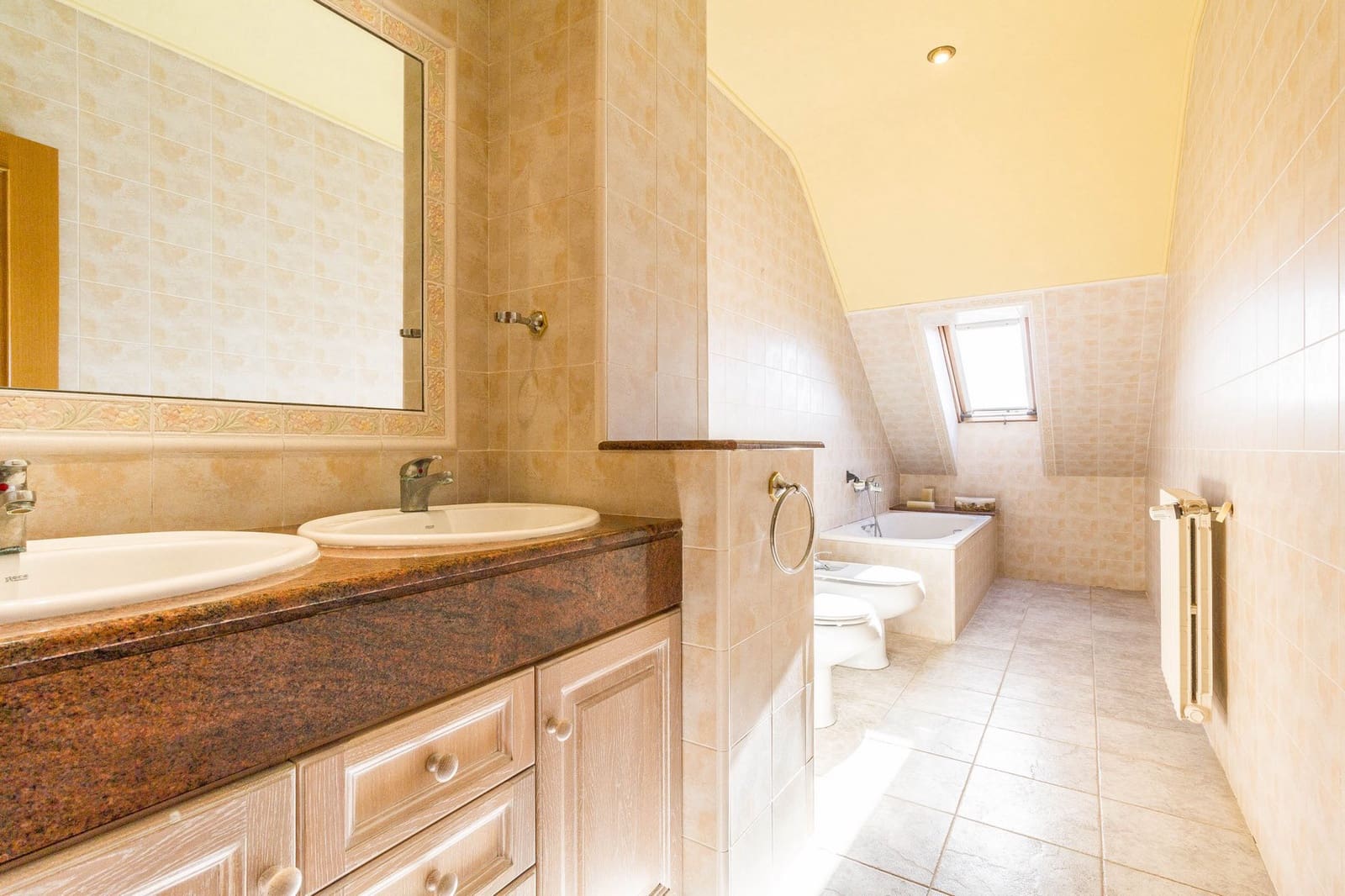 7 bedroom Villa for sale in Yecla with pool - € 600,000 (Ref: 9590922)