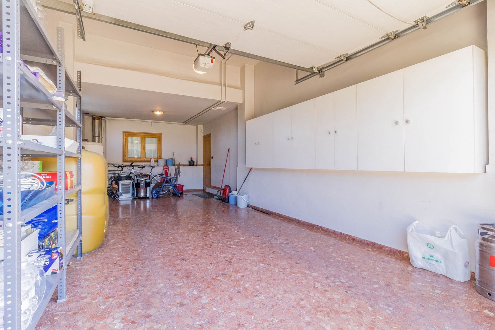 7 bedroom Villa for sale in Yecla with pool - € 600,000 (Ref: 9590922)