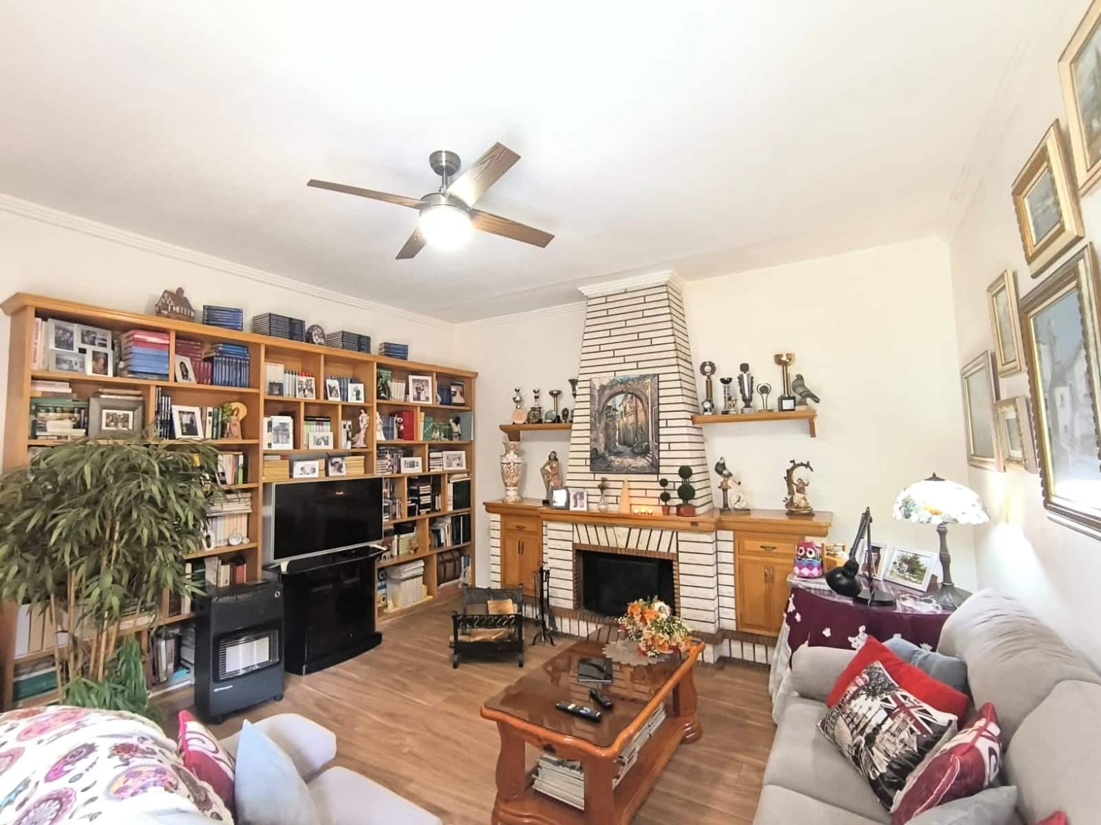 4 soverom Villa til salgs i Sax - € 319 995 (Ref: 9590923)