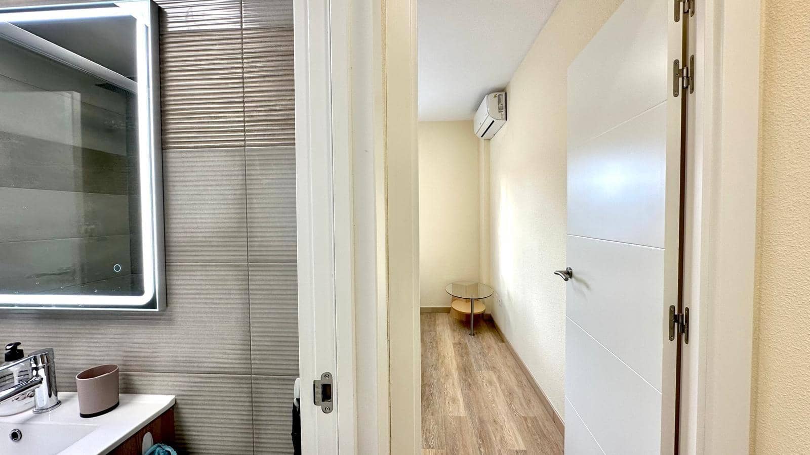 2 makuuhuone Bungalow myytävänä paikassa Torrevieja mukana uima-altaan - 194 900 € (Ref: 9598412)