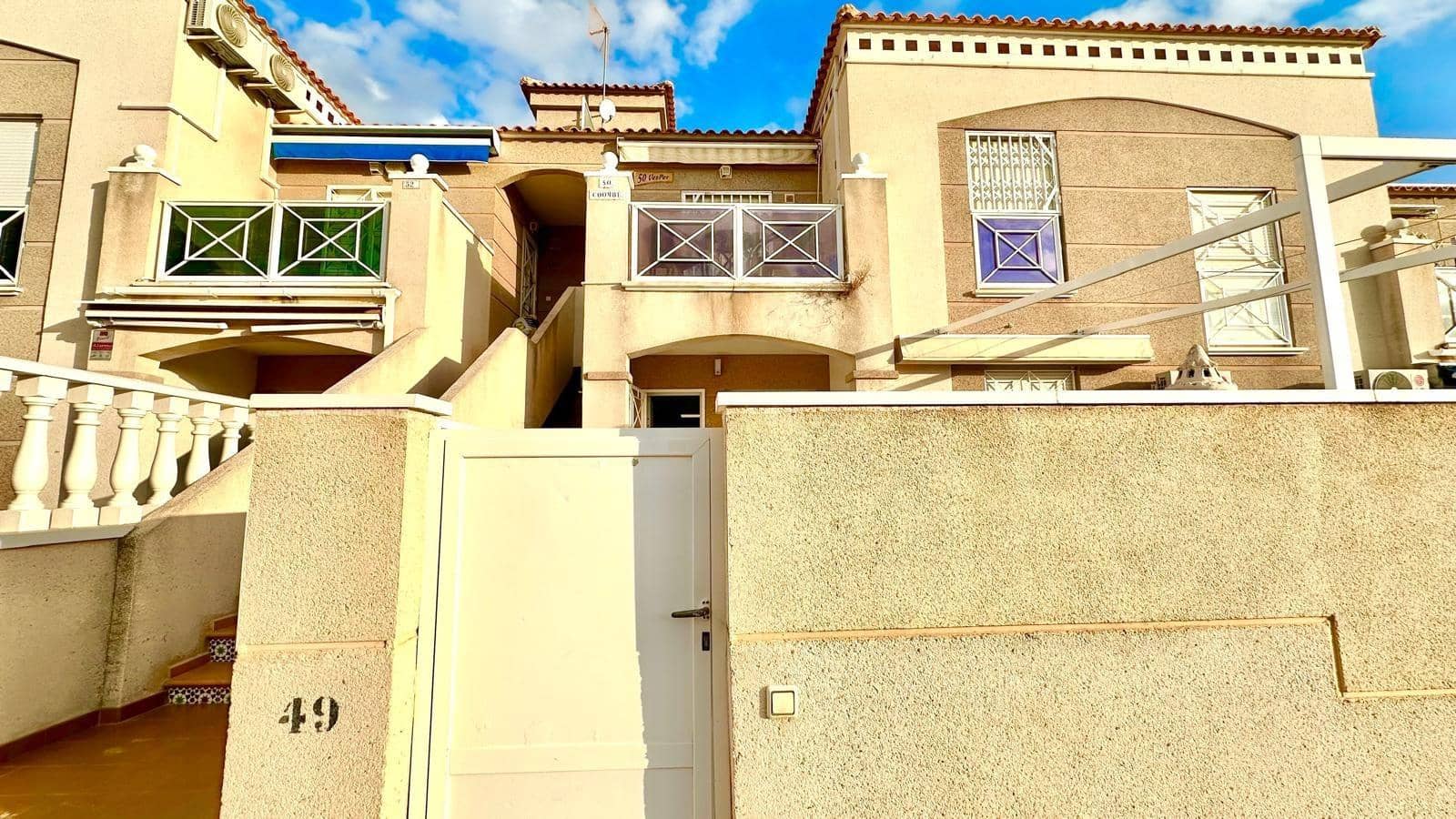 2 makuuhuone Bungalow myytävänä paikassa Torrevieja mukana uima-altaan - 194 900 € (Ref: 9598412)