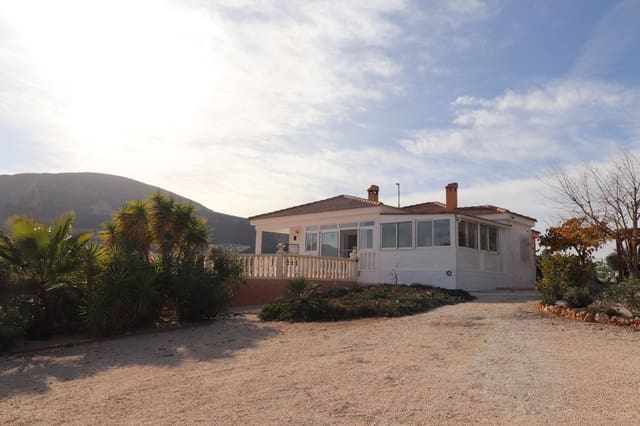 4 Zimmer Villa zu verkaufen in La Romana mit Pool Garage - 379.000 € (Ref: 9600015)