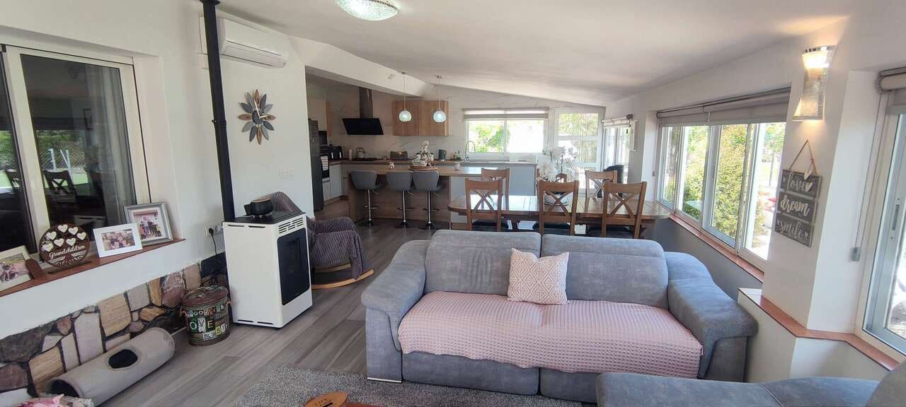 4 soverom Villa til salgs i Sax med svømmebasseng garasje - € 495 995 (Ref: 9600075)