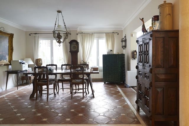 5 bedroom Villa for sale in Golden Mile, Marbella with pool - € 3,200,000 (Ref: 9600076)