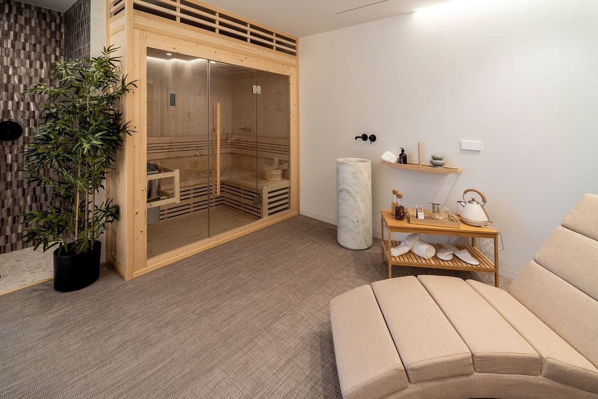 6 makuuhuone Huvila myytävänä paikassa El Paraiso mukana uima-altaan - 6 900 000 € (Ref: 9604611)