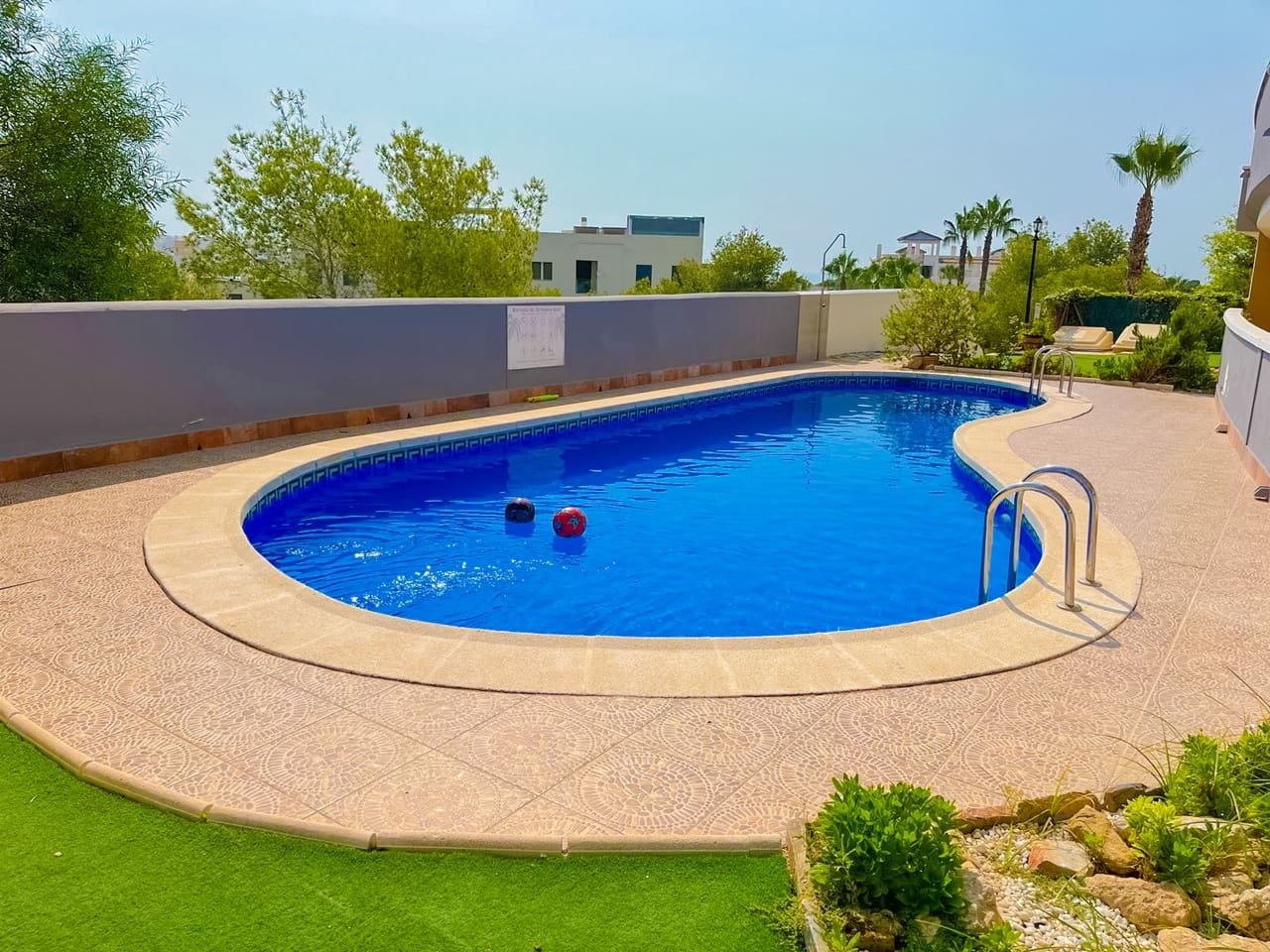 2 bedroom Apartment for sale in Villamartin with pool garage - € 199,999 (Ref: 9605270)