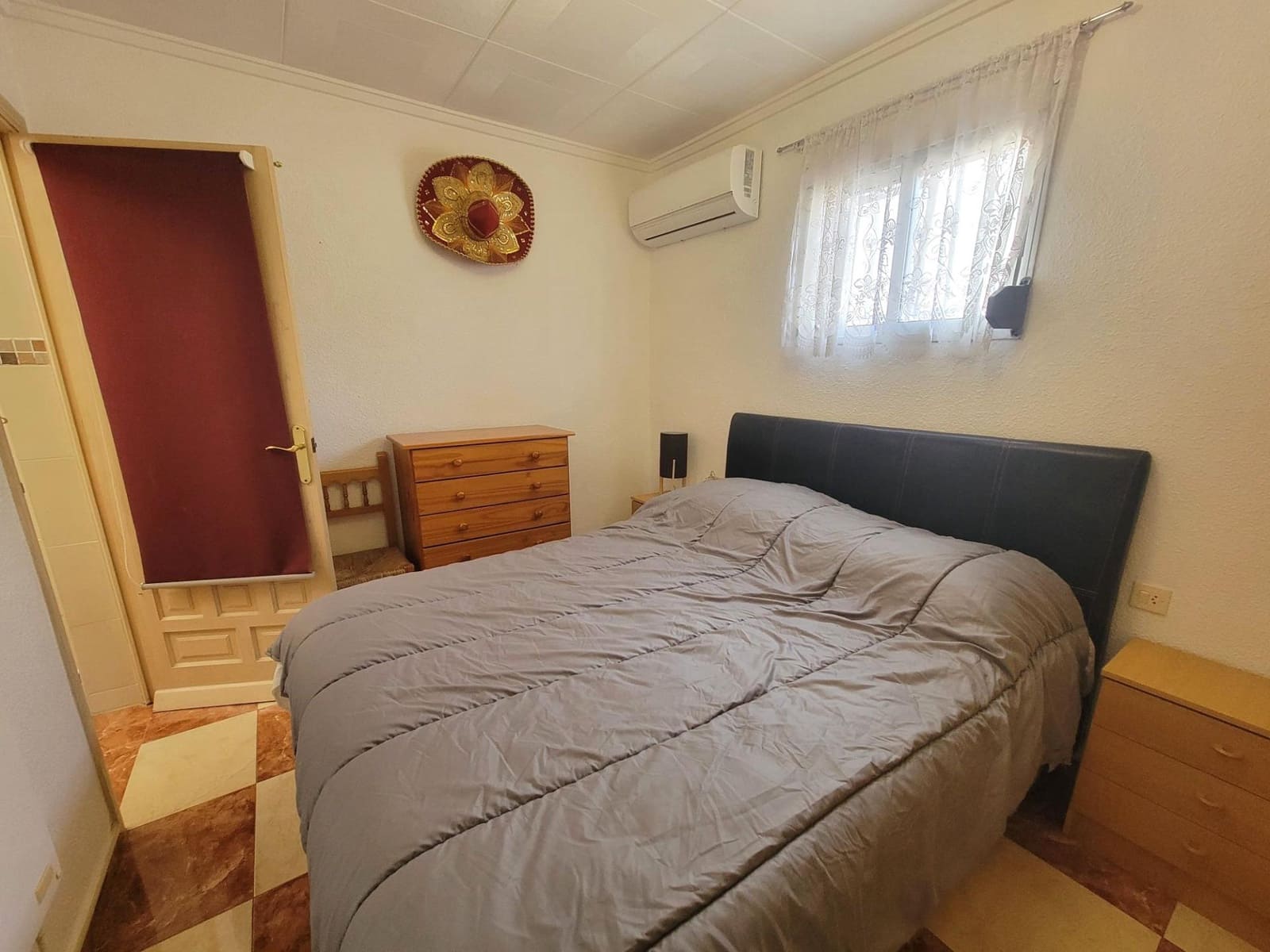 Casa de 2 habitaciones en Torrevieja en venta - 138.000 € (Ref: 9606433)