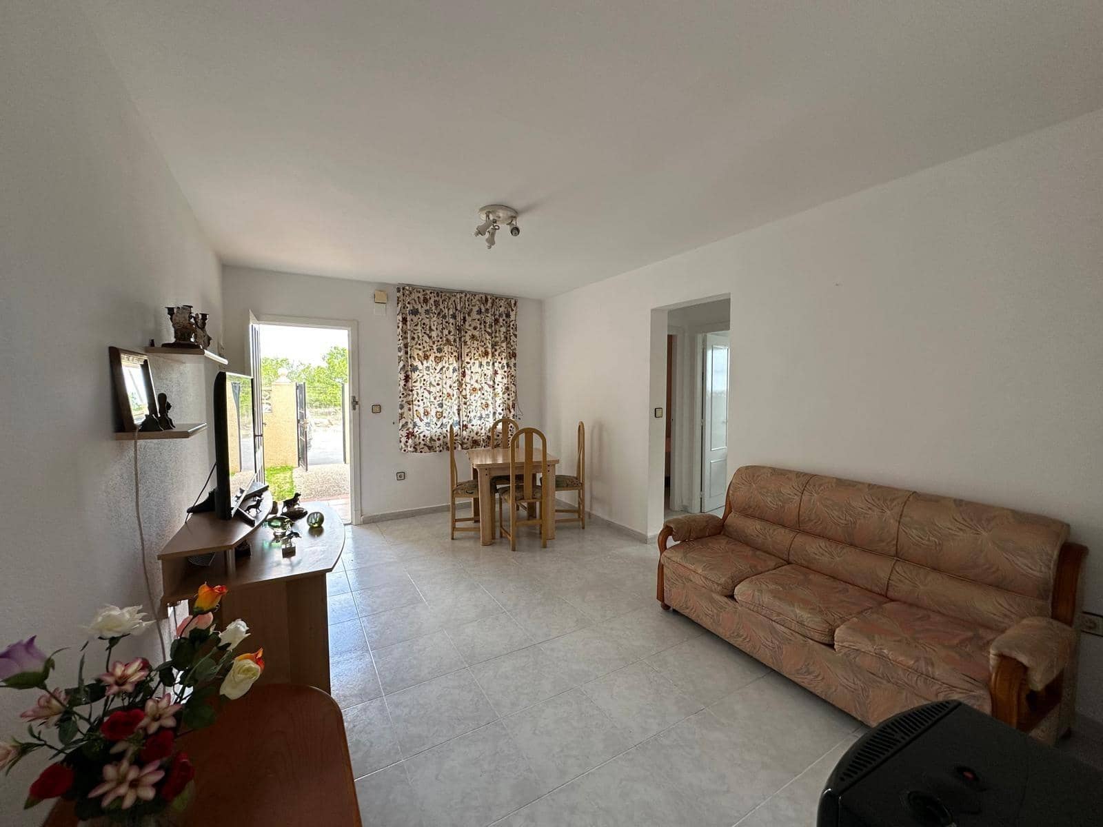 2 bedroom Bungalow for sale in Torrevieja with pool - € 120,000 (Ref: 9606438)