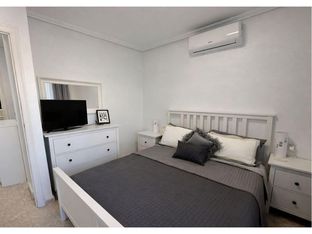 2 makuuhuone Omakotitalo myytävänä paikassa La Zenia mukana uima-altaan 
autotalli - 230 000 € (Ref: 9606951)