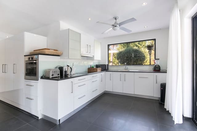 5 chambre Villa/Maison à vendre à Nueva Andalucia, Marbella avec piscine - 1 850 000 € (Ref: 9607021)