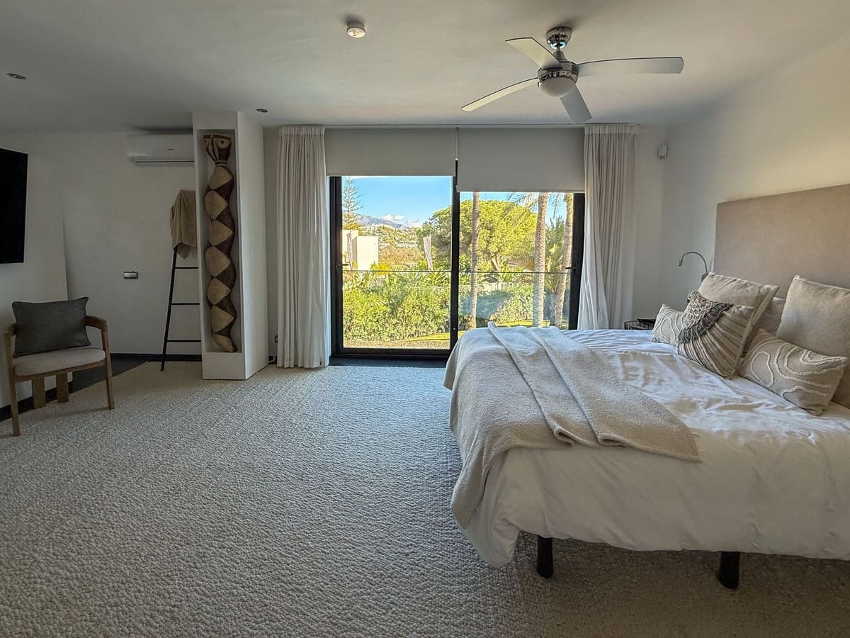 5 chambre Villa/Maison à vendre à Nueva Andalucia avec piscine - 1 850 000 € (Ref: 9607021)