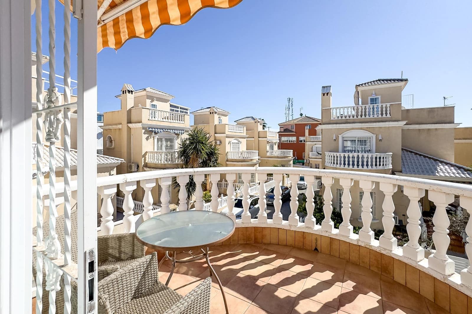 4 bedroom Villa for sale in Orihuela Costa with pool - € 339,990 (Ref: 9611927)