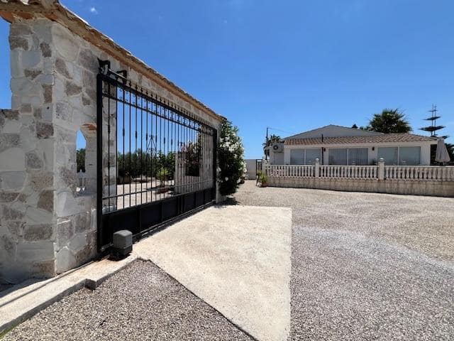 3 bedroom Villa for sale in Dolores with pool - € 525,000 (Ref: 9611930)
