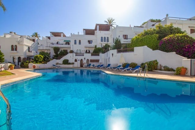 2 soveværelse Lejlighed til salg i Nueva Andalucia, Marbella med swimmingpool - € 525.000 (Ref: 9614121)
