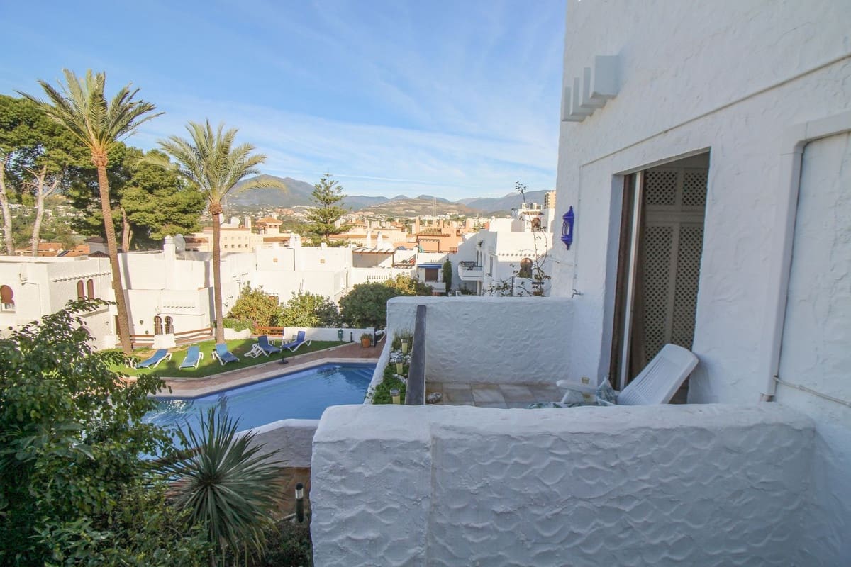 2 soveværelse Lejlighed til salg i Nueva Andalucia med swimmingpool - € 525.000 (Ref: 9614121)