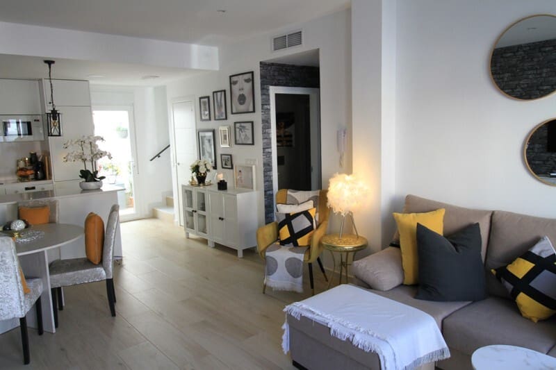 Casa de 3 habitaciones en Avileses en venta - 259.000 € (Ref: 9614123)