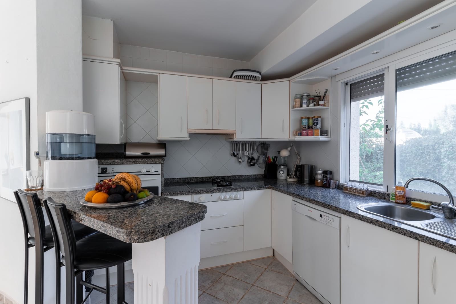 3 bedroom Villa for sale in Busot with pool garage - € 595,000 (Ref: 9614254)