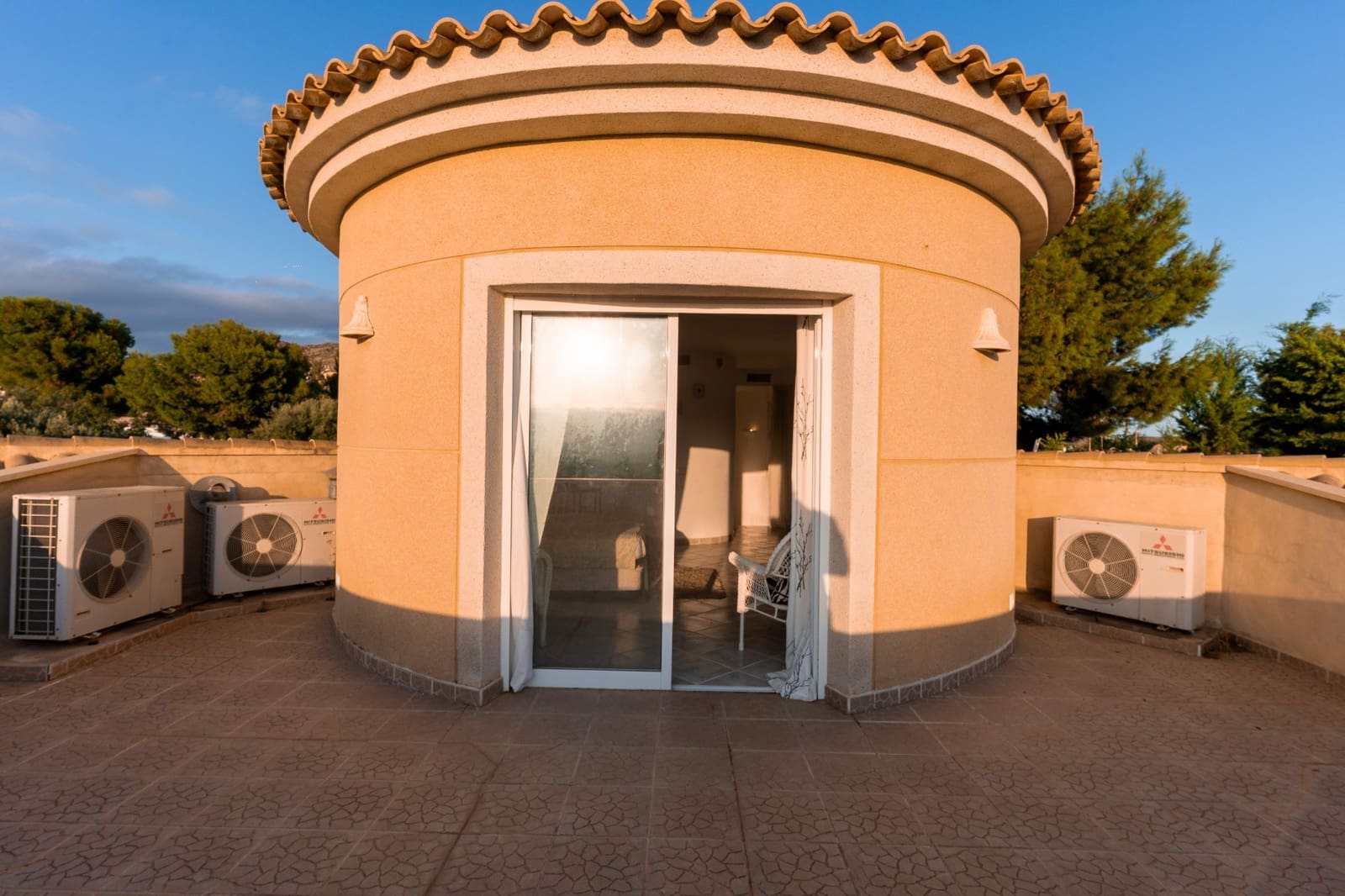 3 bedroom Villa for sale in Busot with pool garage - € 595,000 (Ref: 9614254)