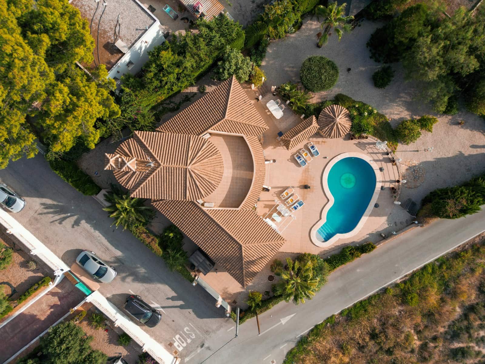 3 bedroom Villa for sale in Busot with pool garage - € 595,000 (Ref: 9614254)